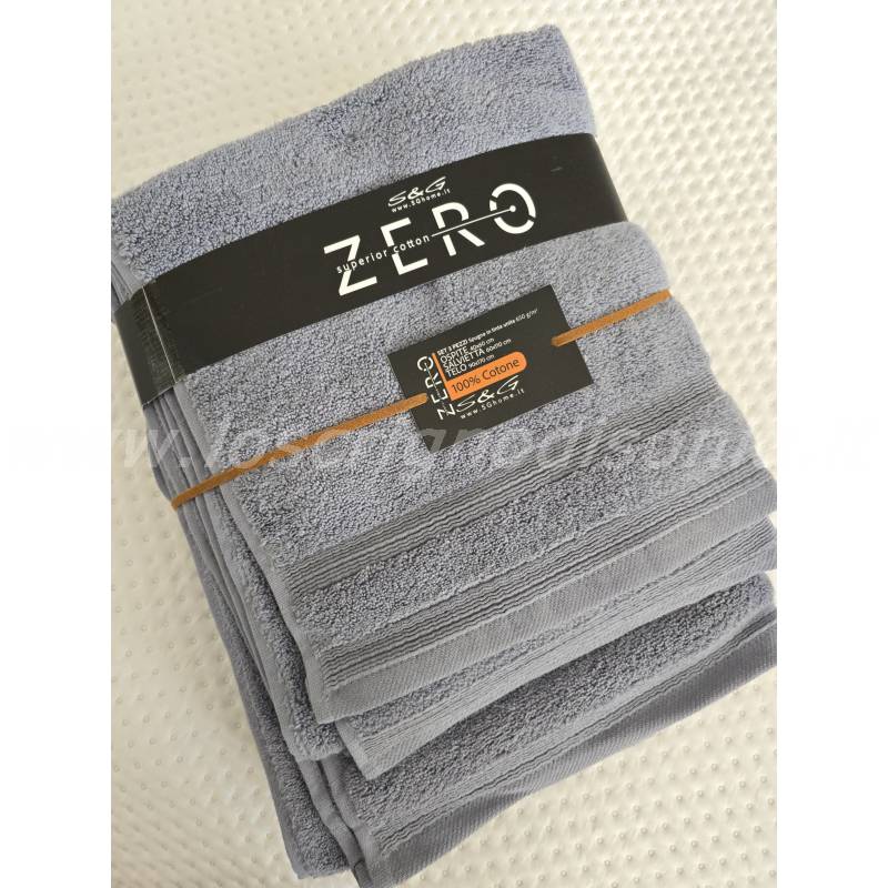 Set da 3 asciugamani di cotone luxury da 650 GSM, colore blu polvere, prodotti da S&G Home. Vista dall'alto