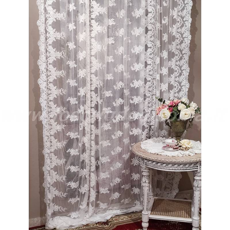 Tenda in pizzo Prestige, colore naturale, serie Versailles di Chez Moi, misura 240x300 cm. Vista frontale