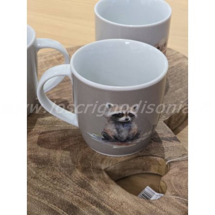 Tazza mug Daxy realizzata da Boltze in porcellana bianca decorata con un orsetto. Vista frontale