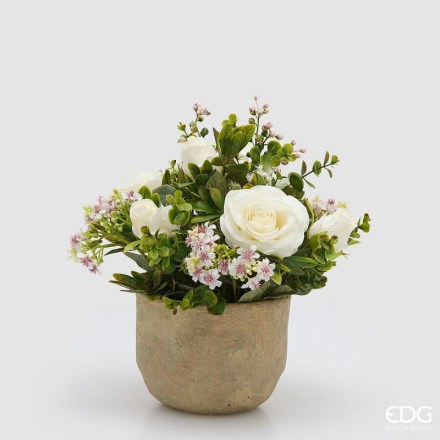 9600203A110-composizione-floreale-rose-in-vaso-terracotta-bianco