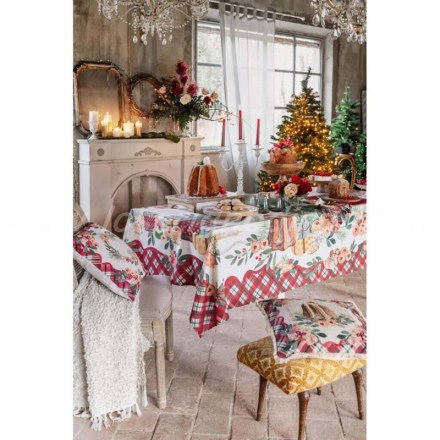 Tovaglia natalizia della collezione La Patisserie firmata Blanc Mariclò. Vista ambientata