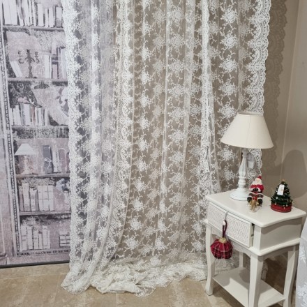 Tendone shabby in pizzo corinzio, colore naturale, misura maxi, serie Prestige di Chez Moi. Vista frontale