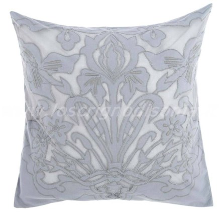 Copricuscino shabby chic in pizzo, colore grigio, serie Romantic Soul di Blanc Mariclò. Vista frontale