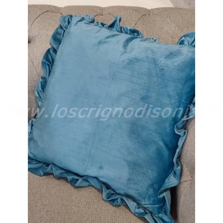 Cuscino arredo in velluto con volant, colore azzurro, serie Morbido Sonno di Blanc Mariclò. Vista frontale