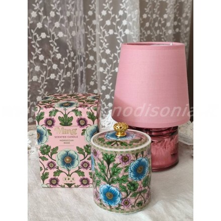 Candela profumata in vaso decorato, serie Ming di EDG, fragranza Fig & Gardenia. Vista frontale