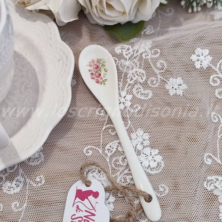 Cucchiaino in porcellana, stile shabby, decoro floreale, serie Elizabeth di Nuvole Di Stoffa. Vista dall'alto