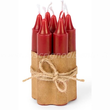 Set di candele rosse prodotte da Nuvole di Stoffa, composto da 7 pezzi di altezza 11 cm. Vista frontale