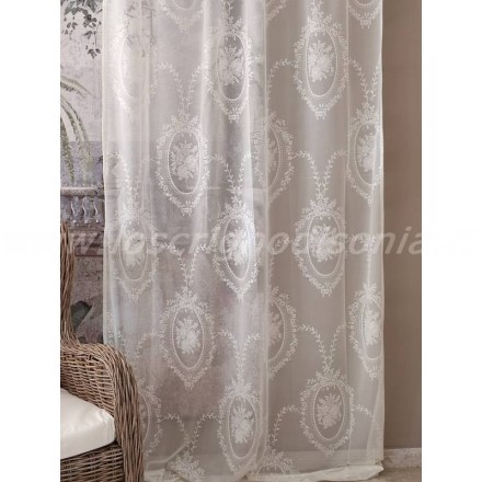 Tendone shabby chic in pizzo dal colore avorio della serie Antoniette di Mia Per Te. Vista ambientata